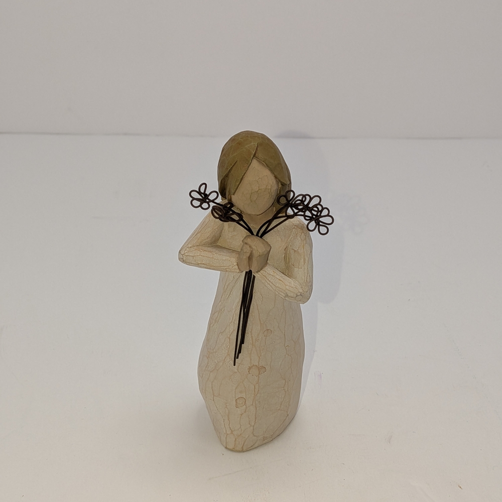 WILLOW TREE "FRIENDSHIP" Figurine Susan Lord Demdaco 2004 Girl With Flowers 5.5”